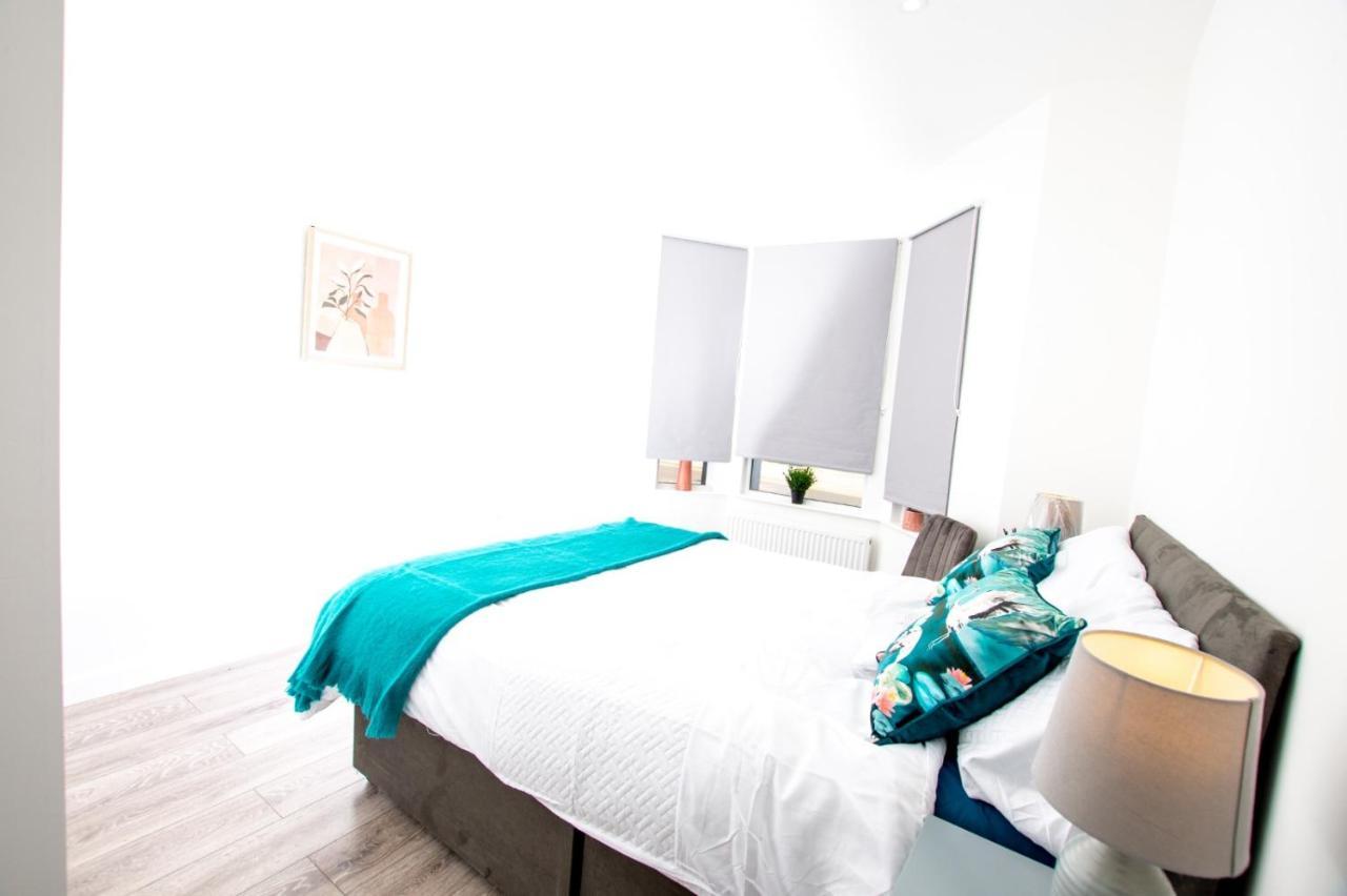 Dunamis Staycation 1 Croydon Bagian luar foto