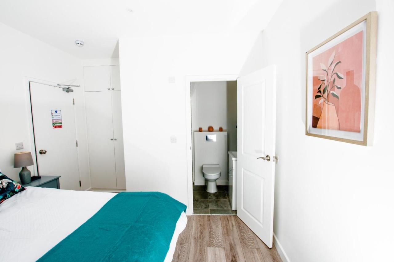 Dunamis Staycation 1 Croydon Bagian luar foto