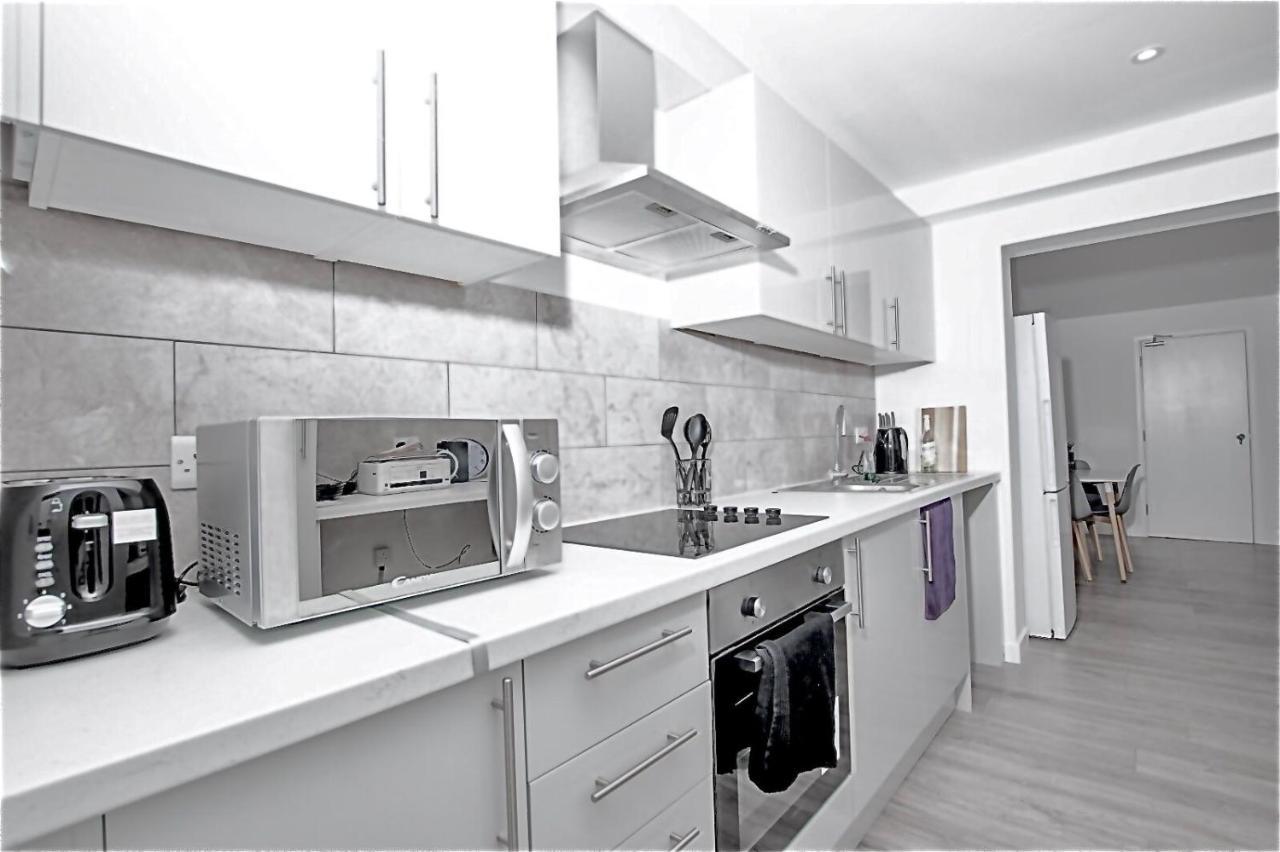 Dunamis Staycation 1 Croydon Bagian luar foto